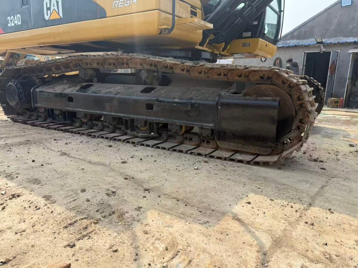 Caterpillar 324D manufactured in Japan in 2012 – euiplink.com/