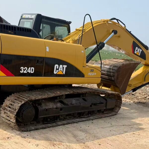 Caterpillar 324D manufactured in Japan in 2012