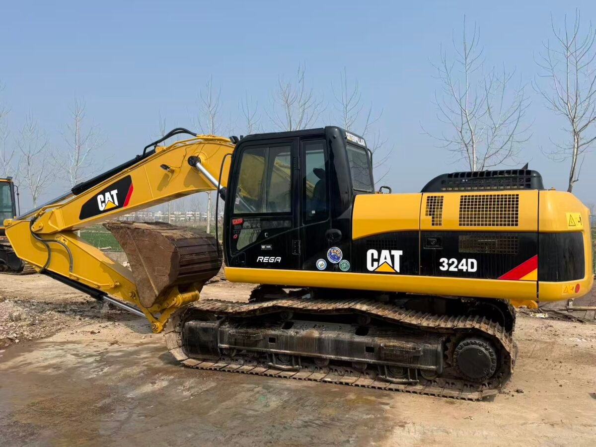 Caterpillar 324D manufactured in Japan in 2012 – euiplink.com/